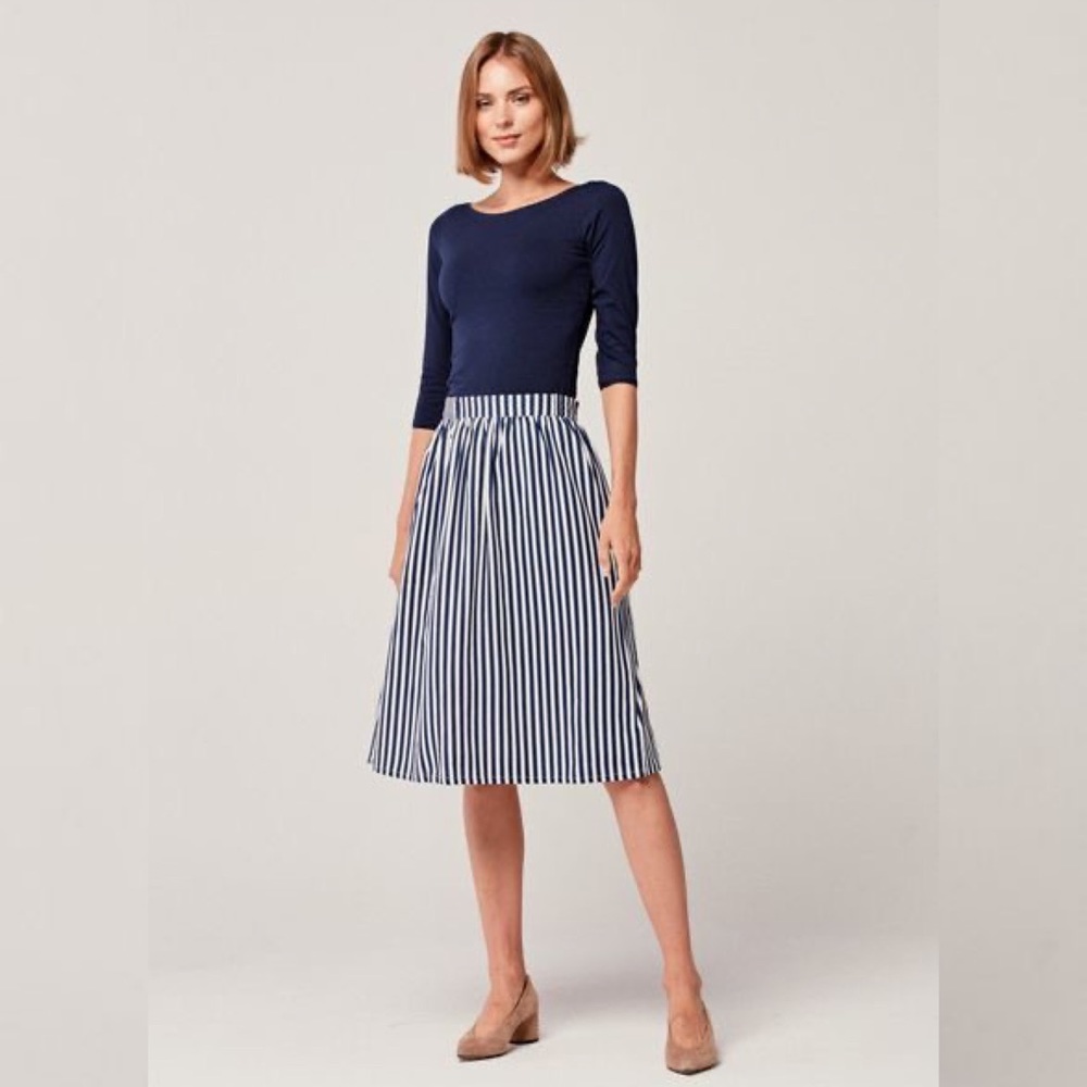 Ann Taylor Women's Navy Striped Skirt 14